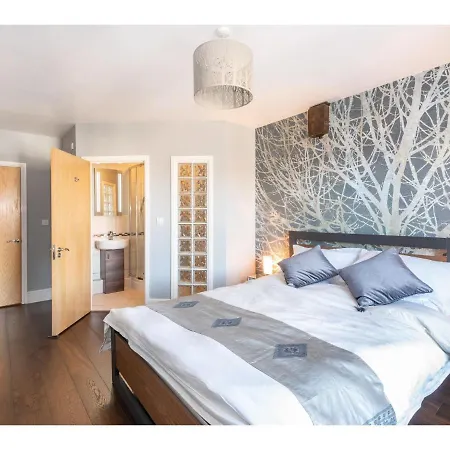 Riverside Apt - Heart Of The I Pass The Keys Apartman York