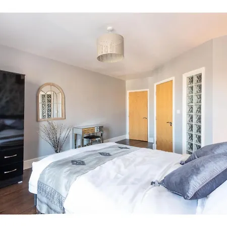 Apartman Riverside Apt - Heart Of The I Pass The Keys