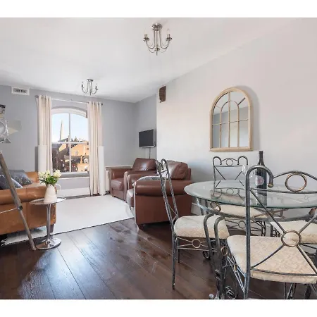 Riverside Apt - Heart Of The I Pass The Keys * York