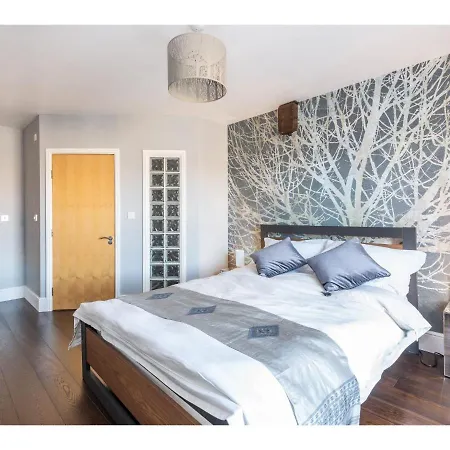 Riverside Apt - Heart Of The I Pass The Keys